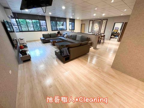 旭哥職人專業清潔 - 耐磨地板平面清除刮痕+清潔，進行打臘作業*上臘2道