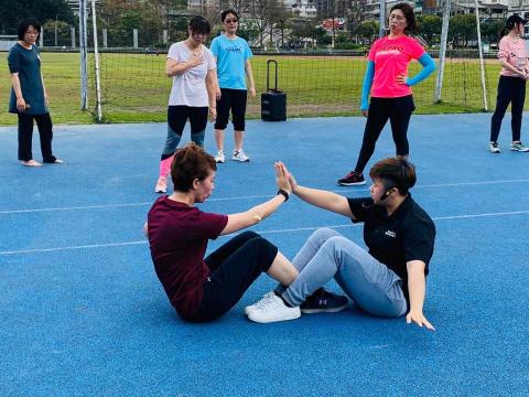 張婕盈 - 雙人互動動作