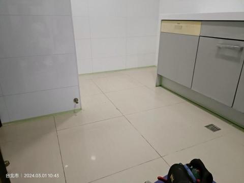 唯舜居家水電 - 廚房地板四週打矽利康