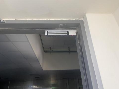 李承翰 - 門禁施工