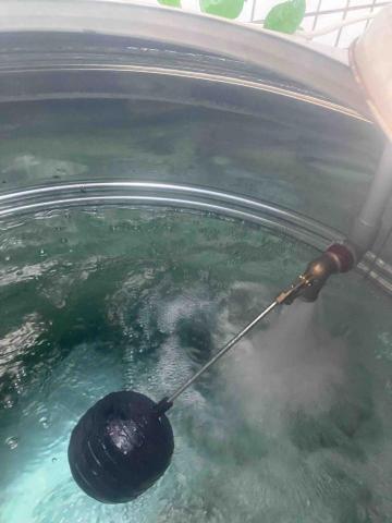 水電快車 - 清洗水塔更換進水器