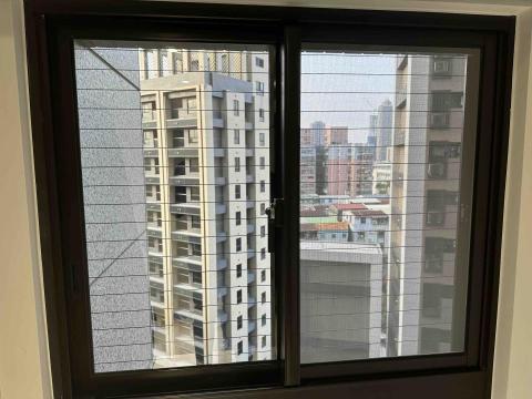 寶安隱形鐵窗-隱形窗/防護網 - 