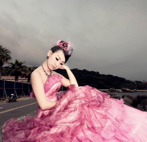 富彩容-造型靓扮美學中心..附設輕 spa 美妍 -  富彩容-造型靓扮美學中心..附設輕 spa 美妍 -