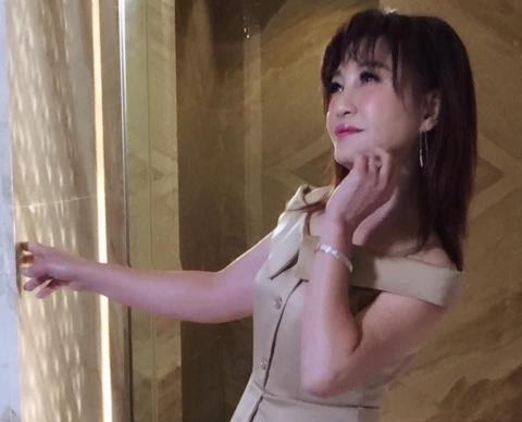 富彩容-造型靓扮美學中心..附設輕 spa 美妍 -  富彩容-造型靓扮美學中心..附設輕 spa 美妍 -