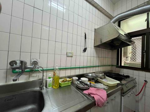 台中水電職人張凱 - 熱水管漏水重新配德國PPR管