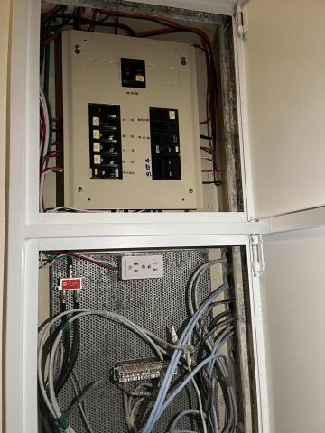 鑫詴機電 - 弱電箱新增插座