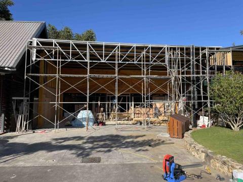 秉立金屬工程有限公司 - 賣場大型招牌