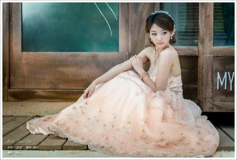 富彩容-造型靓扮美學中心..附設輕 spa 美妍 -  富彩容-造型靓扮美學中心..附設輕 spa 美妍 -