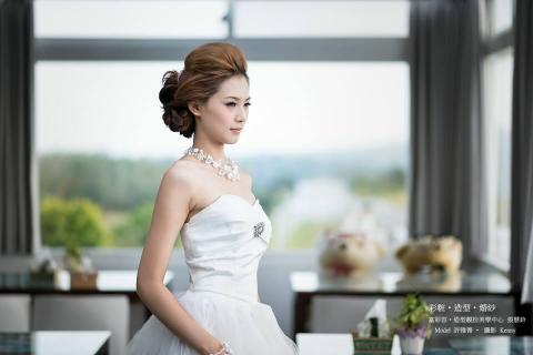 富彩容-造型靓扮美學中心..附設輕 spa 美妍 -  富彩容-造型靓扮美學中心..附設輕 spa 美妍 -