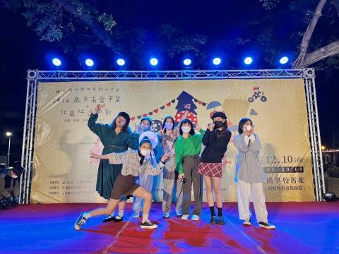 林杺宜 - 到台孻北區的歲末有愛市集推廣系上的畢業專題