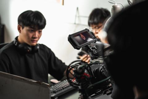 丞欣整合行銷股份有限公司 - 有許多配合之經紀公司以及攝影棚
整合模特挑選以及場地租借
一次溝通，所有服務。