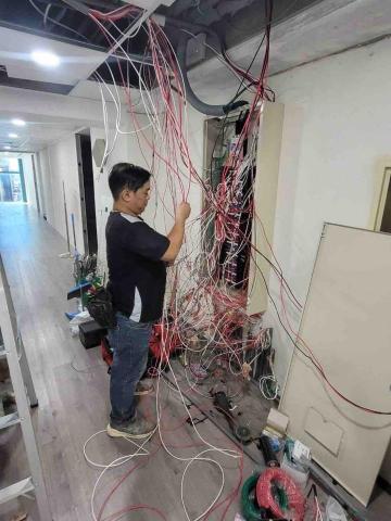 巨石機電工程有限公司 - 線路抽換更新