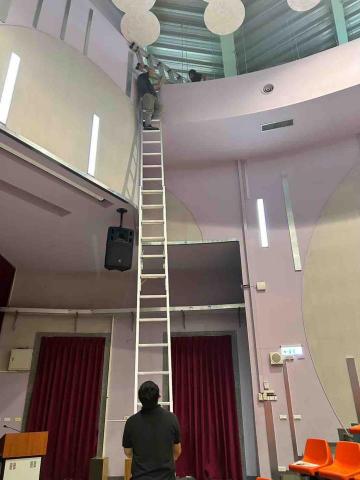 立宙消防公司 - 學校舞台上 探測器維修