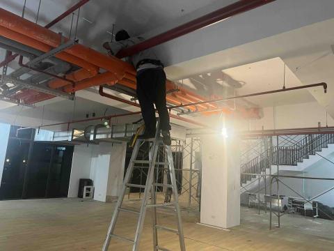 祺勝 - 軌道燈安裝 祺勝 - 軌道燈安裝