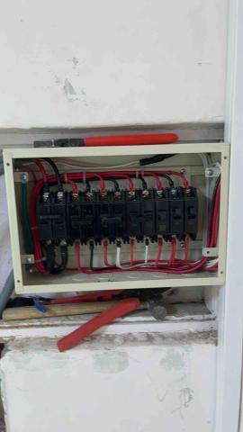 私家電匠⋯劉 - 板橋新開關箱內整線