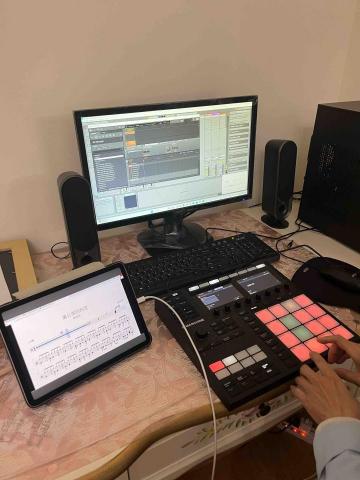 薇弦音樂工作室邱老師 - 電子鼓教學