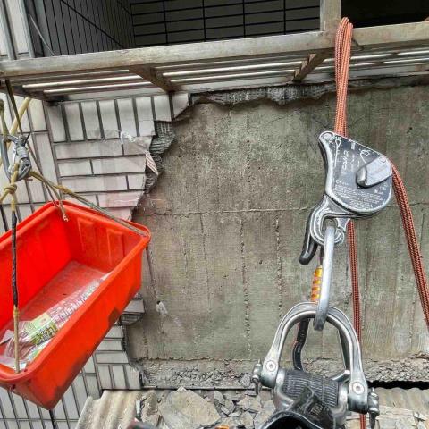 林政緯 - 磁磚拆除