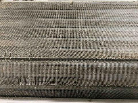 恆源家電-冷氣安裝保養、家電清洗保養 - 冷排清洗前