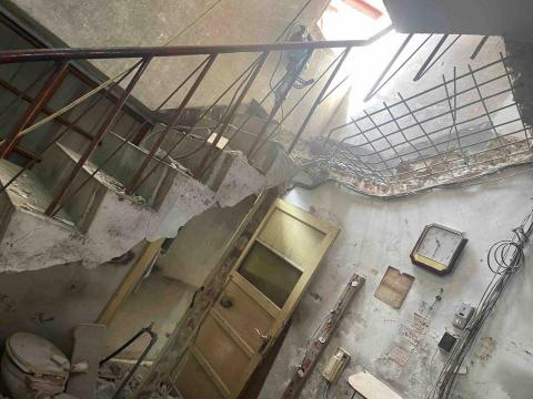 鑫盛工程 （拆除、油漆、清潔） - 樓梯地板拆除