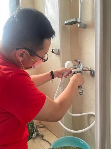 大鴻水電 - 更換淋浴龍頭