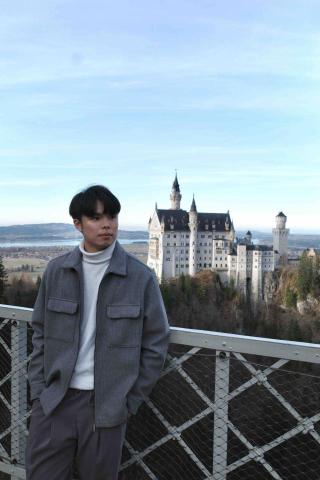 鄭至恩 - 碩班期間曾赴德國一年期留學