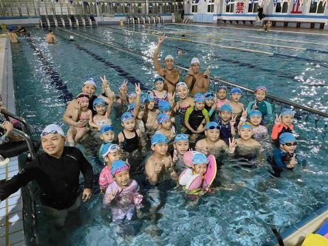 英其游泳教學團隊easyswim7 - 兒童自救練習大合照