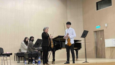 簡佑霖 - Lucien Robert 指導