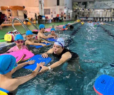 英其游泳教學團隊easyswim7 - 兒童團體班