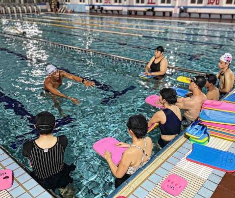 英其游泳教學團隊easyswim7 - 成人團體班