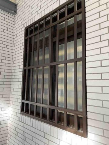 翼鳴有限公司 鋼鋁工程 - 鋁防盜窗（穿梭管）