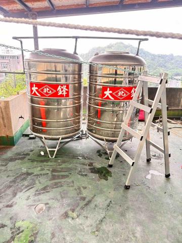 榮鑫居家水電維修 - 地震後汐止更換水塔
