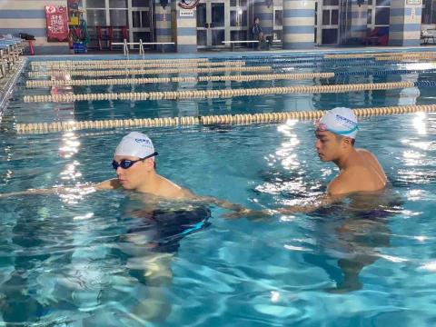 英其游泳教學團隊easyswim7 - 一對一個別指導
