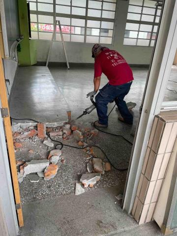 寶鑫/為大拆除工程有限公司 - 