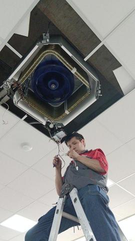 利捷空調水電 - 四方吹內機馬達更換