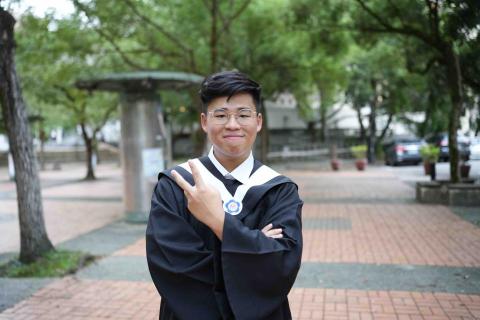 提供88服務的專家周峻逸