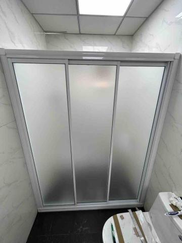 莊子緯 - 有框淋浴拉門安裝