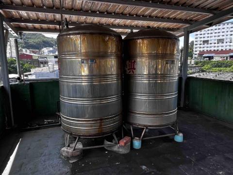 強尼水電 - 說他好幾年沒有洗乾淨了 強尼水電 - 說他好幾年沒有洗乾淨了