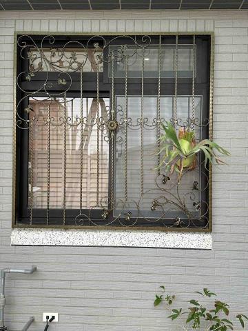 振承企業社 -  鍛造鐵窗