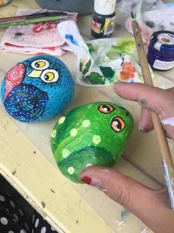 栗子老師 - 社區營造石頭彩繪繪製
