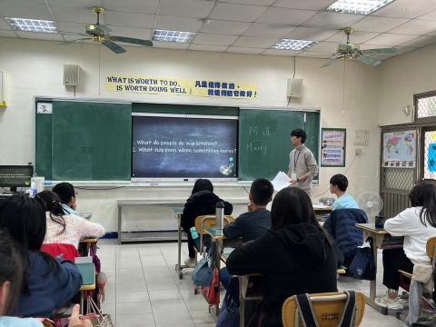 王朱進 - 國小英文教學活動照片