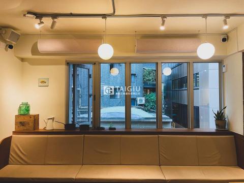 泰鉅工程 - 地點 : 餐廳
問題 : 講話聲回音、影響用餐體驗
解決方案 : 吸音筒