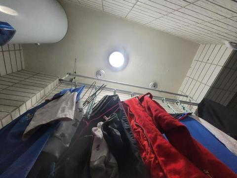 小宇 - 手搖式升降曬衣架完工