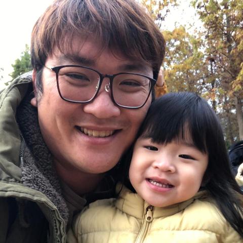 提供除草服務的專家張鈺淵