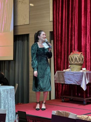 主持人-Jessie - 看著幸福的新人也露出開心笑容的Jesse