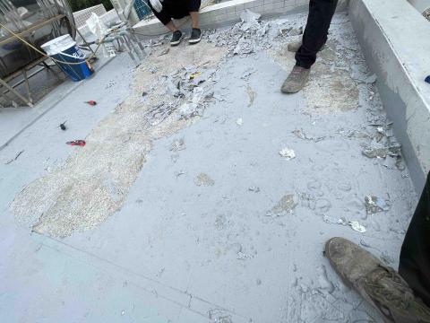 嘉禾工程行 - 舊防水漆刮除