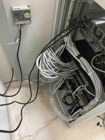 禾益弱電工作室 - 機櫃理線