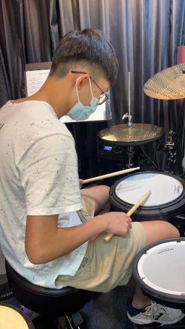 專業爵士鼓 許老師 - 學生練鼓