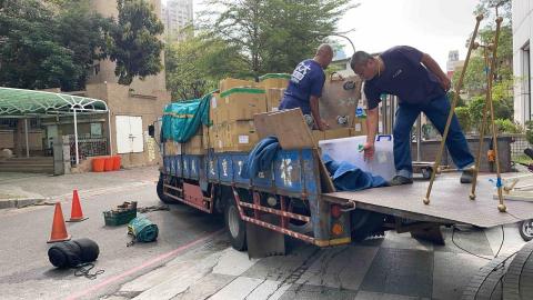 睏咩霸回頭車   久大物流托運  搬家 - 台北世貿展場