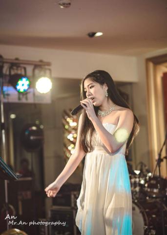 毛線兒Claire🧶 [歌手、主持、樂團] - 