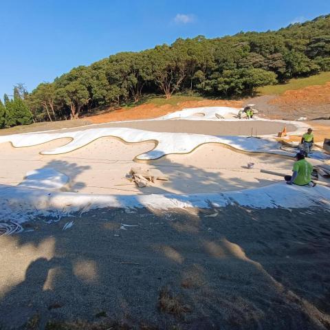 劉仲中 - 改建球道與沙坑